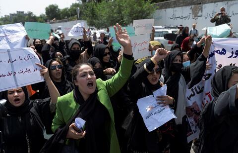 Video: The Taliban Attacks Protesting Women With Gun Fire