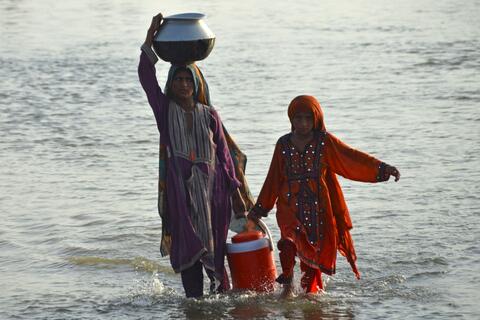 Death Toll in Pakistan Flood Rises to 1,061 (AFP)