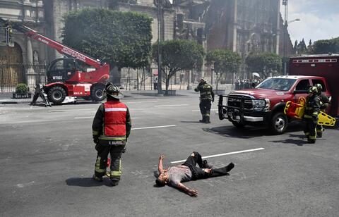 Shocking Earthquake in Mexico Kills One 