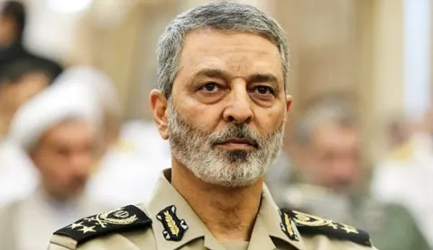 قائد الجيش الإيراني يكشف تفاصيل اصطدام