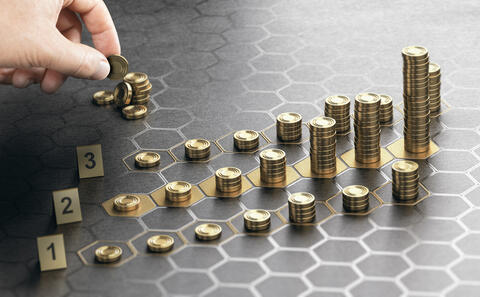 بماذا يجب أن أستثمر في 2022: العملات الرقمية، الذهب أم الأسهم؟