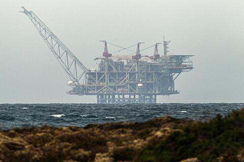 Netanyahu Slaps Lapid on 'Impending' Gas Deal With Lebanon 