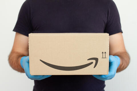 Amazon Freezes Corporate Hiring in Retail Amid Slow Growth