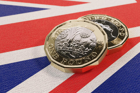 UK: Pound Rises as Traders Eye Fiscal Policy U-turn