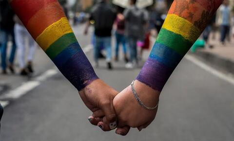 أمريكا.. إقرار قانون يحمي زواج المثليين