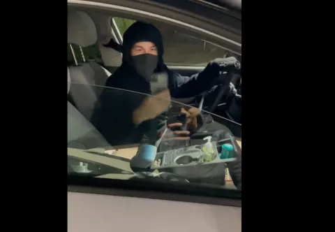 أيلون ماسك: هل يعرف أحدكم هذا الشخص؟