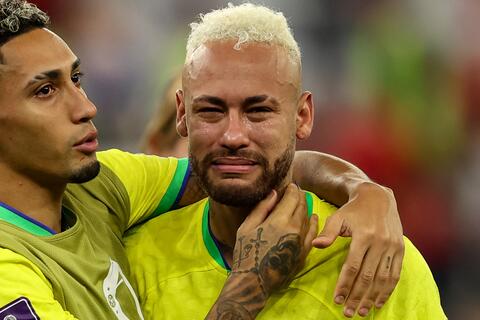 لاعبو البرازيل يطالبون نيمار بمواصلة تمثيل المنتخب