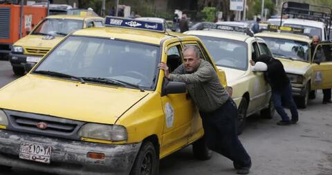 نظام الاسد يفرض عطلة يومي الاحد القادمين بسبب نقص البنزين