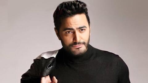 تامر حسني ينشر فيديو نادر له بعمر الـ11.. رسالة كلها أمل