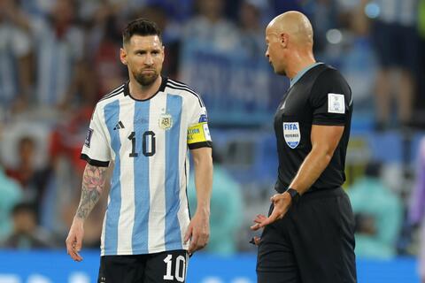 من هو حكم مباراة الأرجنتين وفرنسا في نهائي كأس العالم قطر 2022؟
