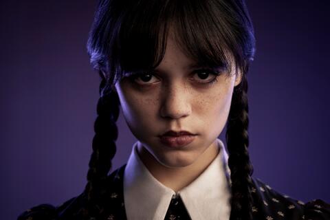 مسلسل Wednesday يتصدّر ويتفوّق على Stranger Things