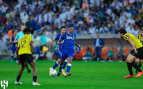 دوري روشن: الهلال يهزم الاتحاد والشباب يسقط أمام الوحدة