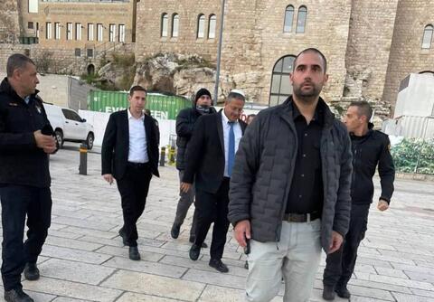 وزير إسرائيلي متطرف يقتحم المسجد الأقصى