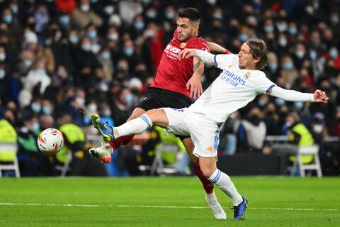 توقيت مباراة ريال مدريد وفالنسيا في نصف نهائي كأس السوبر الإسباني والقنوات الناقلة