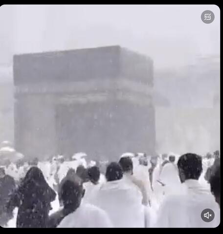ما حقيقة تساقط الثلوج الغزيرة على الكعبة المشرفة؟