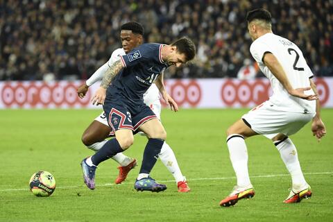 باريس سان جيرمان يصطدم اليوم بنادي ليل العنيد في الدوري الفرنسي