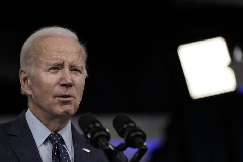 Biden pledges more arms to Ukraine 
