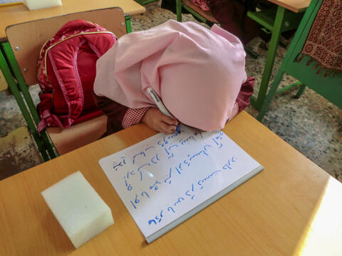 Iran schoolgirls 'intentionally' poisoned