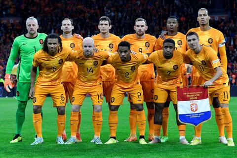 تشكيلة هولندا المتوقعة أمام فرنسا اليوم في تصفيات يورو 2024