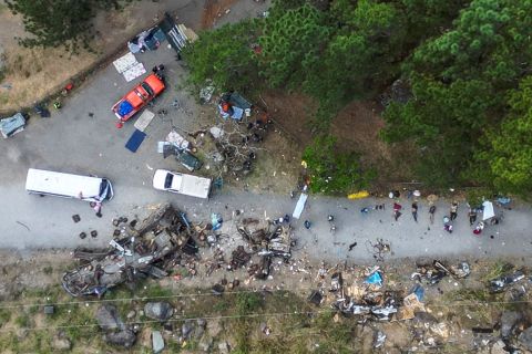 مقتل 17 شخصا بحادث تحطم حافلة ببنغلادش