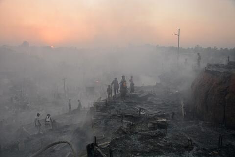 Fire breaks at Rohingya camp in Bangladesh