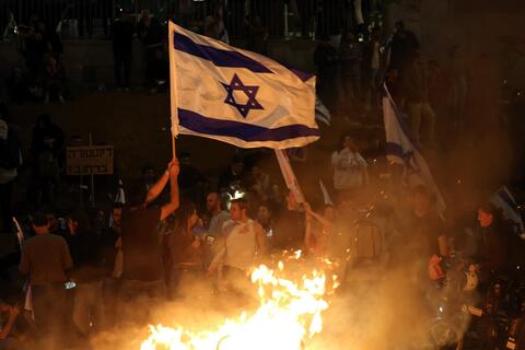 Netanyahu expected to halt judicial overhaul 