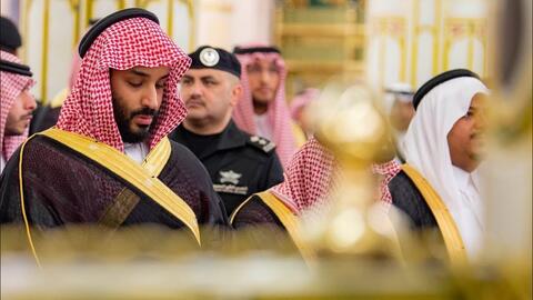 محمد بن سلمان في المسجد النبوي ويصلي في الروضة الشريفة