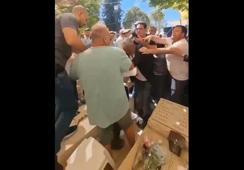 إسرائيليون يهاجمون بن غفير في المقبرة العسكرية