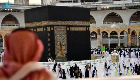معتمرة يتيمة أردنية تُبكي السعوديين وهذا ما فعلوه معها