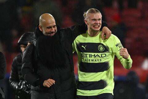 غوارديولا يتحدث عن الفرق بين إيرلينغ هالاند وليونيل ميسي