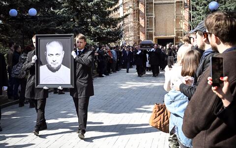 Russia uncovers person behind military blogger assassination