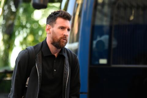 ميسي ينقل أطفاله إلى أحد مدارس برشلونة..هل اقتربت العودة؟ 