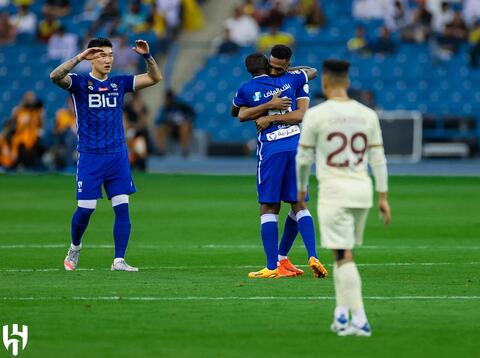 الهلال يقهر النصر ويبعده عن صدارة دوري روشن