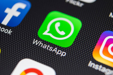 WhatsApp allows access to 1 account from 4 sets
