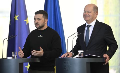 Zelenskyy arrives at Germany, to receive award