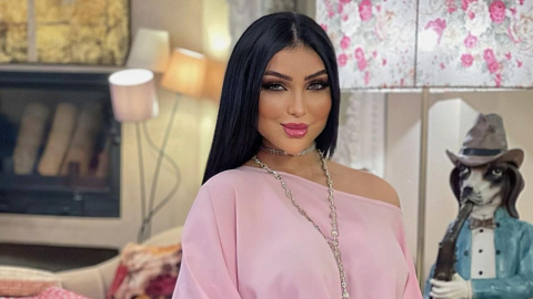 دنيا بطمة بإطلالة جريئة بالأسود في أحدث ظهور لها