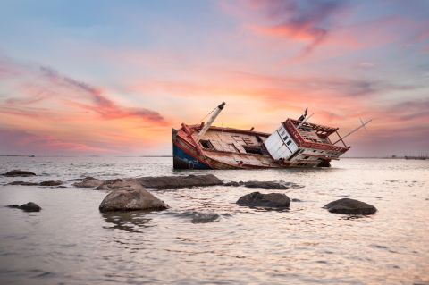 39 missing in Indian Ocean boat capsize