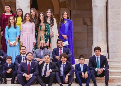 ابنة الأمير  هاشم تسحر الجميع في زفاف الأمير الحسين.. شاهدوا جمالها