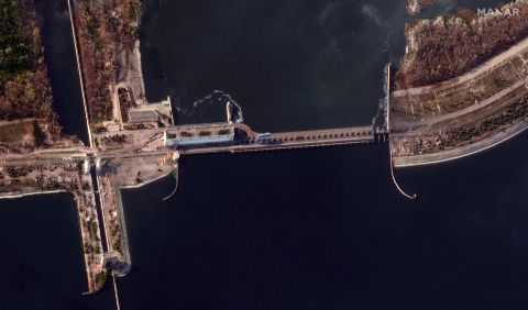 Video captures moment of Nova Kakhovka Dam blast