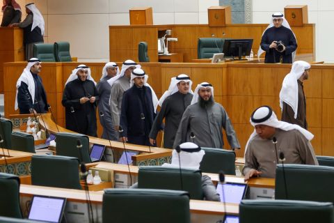 New Kuwaiti government takes oath