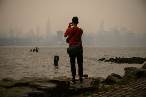 How did Canada wildfires affect US Statue of Liberty?