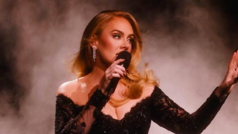 Adele gets attacked by Arab fans