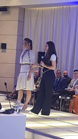 تغطية حصرية لعرض أزياء 