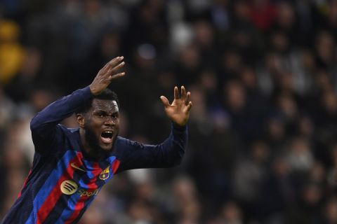 تشيلسي يزاحم أندية الدوري السعودي على توقيع فرانك كيسي