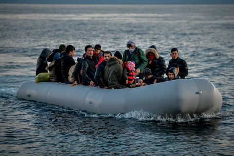 Immigration boat sinks near Tunisia, 10 missing
