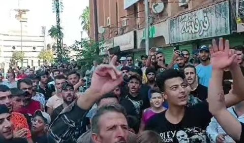 تظاهرات واضراب عام في السويداء احتجاجا على الغلاء