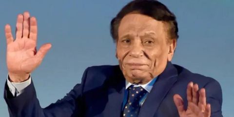 تحت الإقامة الجبرية بسبب الزهايمر.. تفاصيل صادمة حول الحالة الصحية لـ عادل إمام