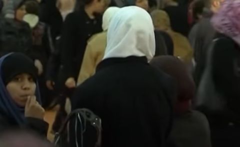 حظر العباءة الإسلامية في مدارس فرنسا