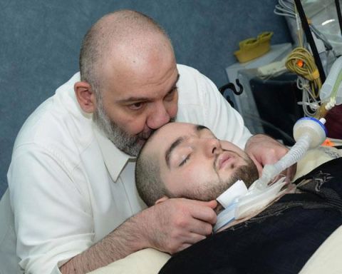 وفاة الأمير النائم الوليد بن خالد بن طلال.. حقيقة أم شائعة؟