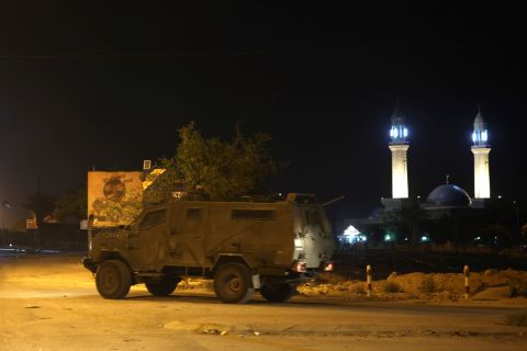 Israeli forces kill 2 Palestinians in Aqbat Jabr